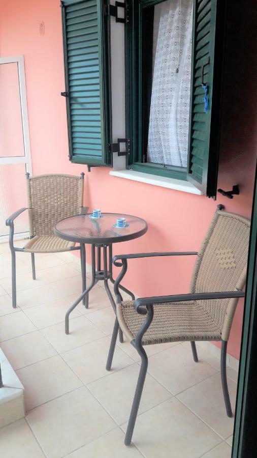 Giannos Apartments Agia Efimia Ngoại thất bức ảnh